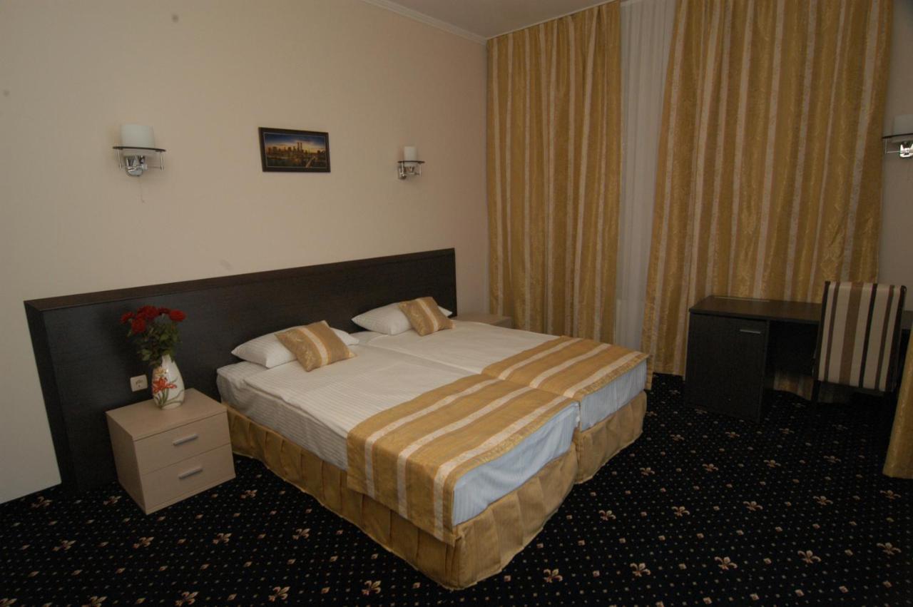 Manhattan Hotel&restaurant 4* Chişinău