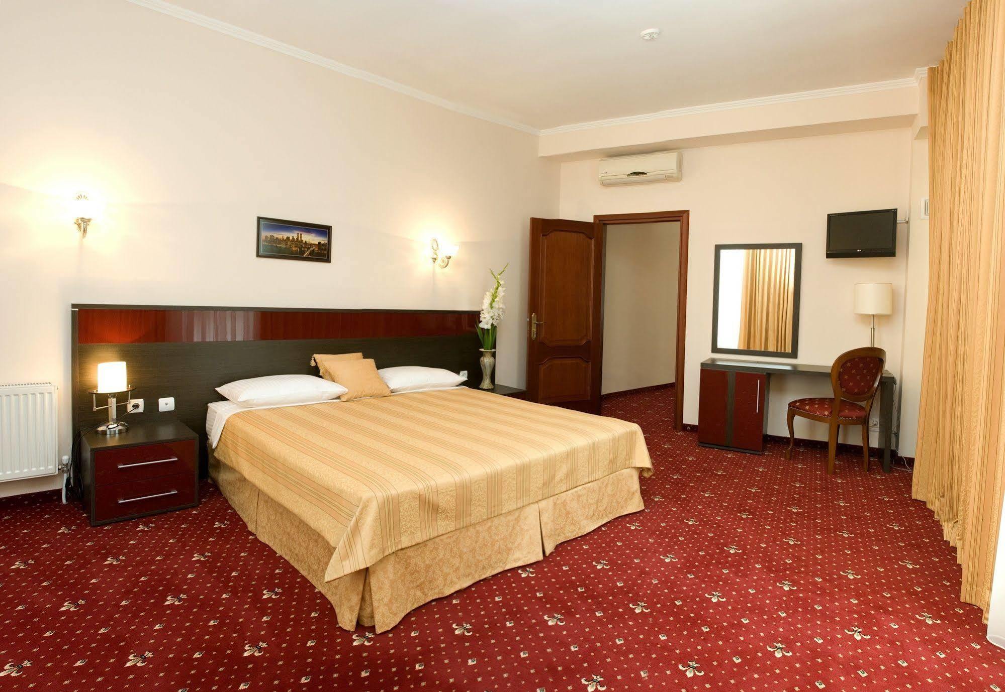 Hotel Manhattan Hotel&restaurant